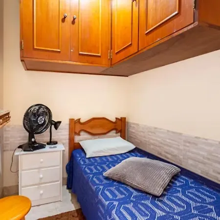 Quarto Em Casa De Vila Em Botafogo, Rio De Janeiro